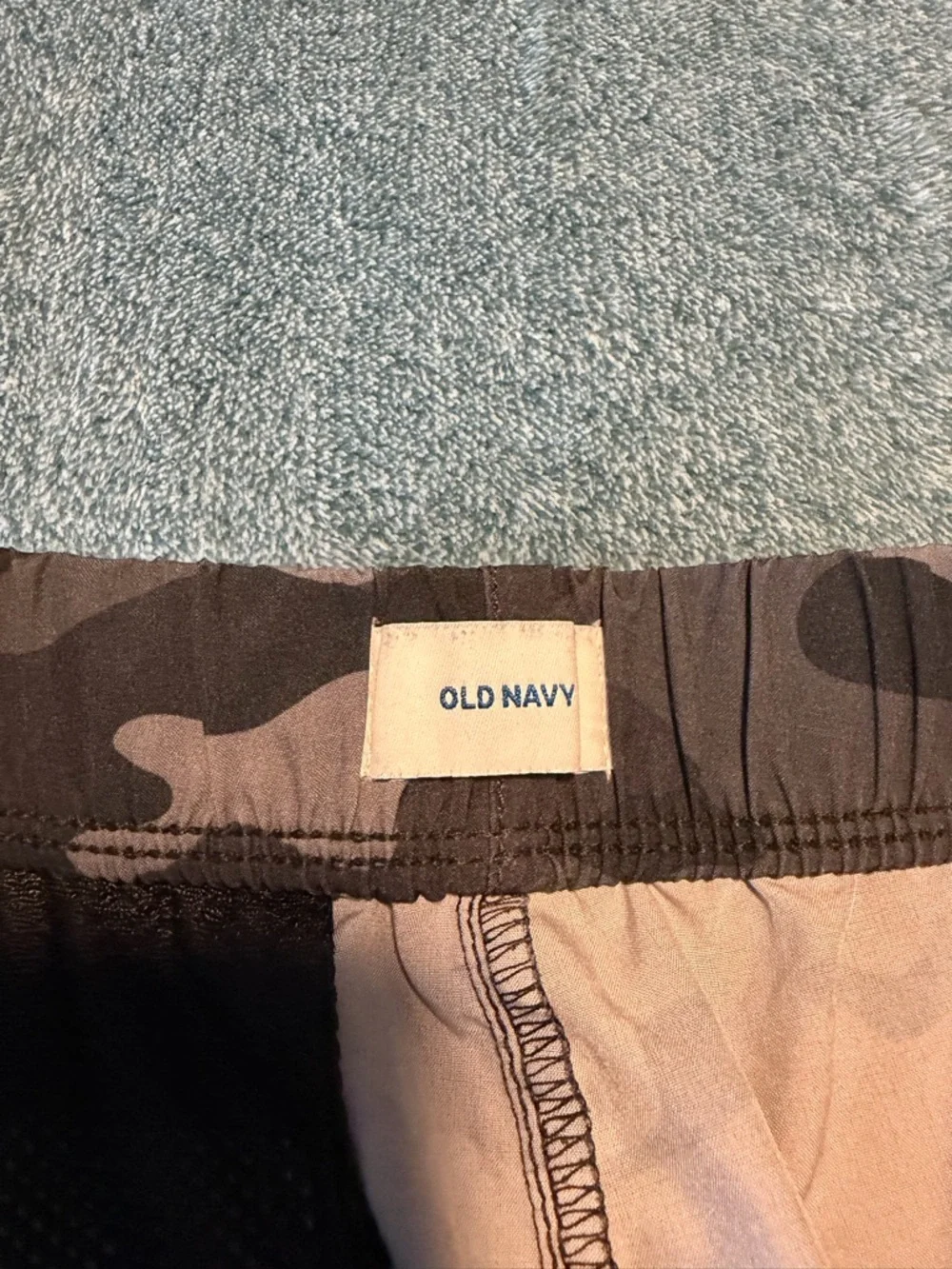 Boy's Old Navy Black and Gray Camo Athletic Shorts Size XL‎